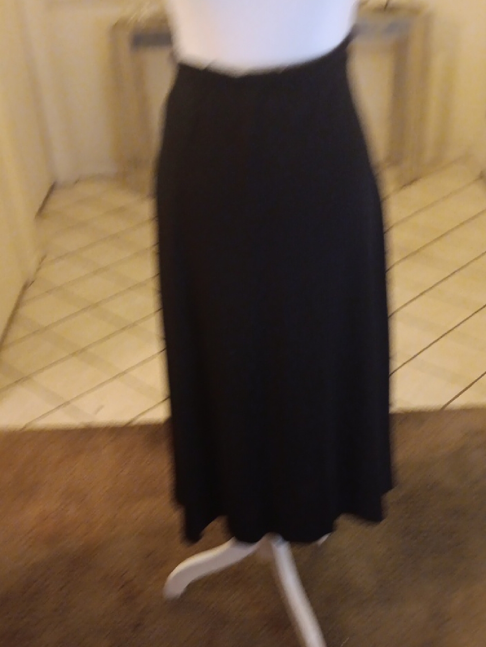 Elegant Black Midi Skirt with Flattering A-Line Silhouette